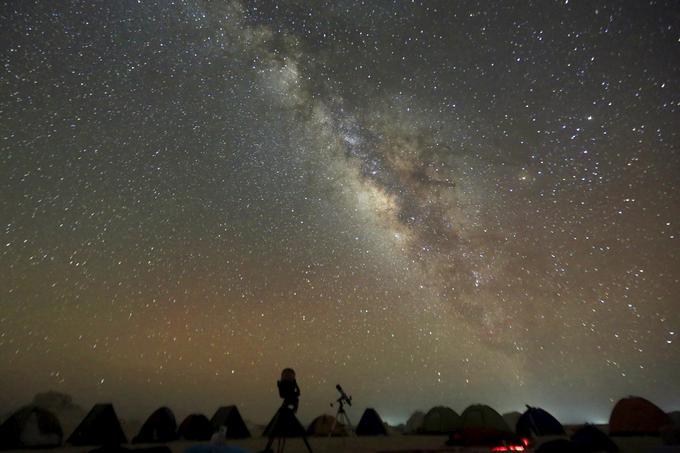 Od Zemlje bi lahko bilo inteligentno življenje oddaljeno 17 tisoč svetlobnih let. | Foto: Reuters