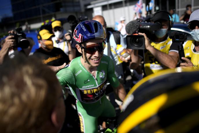 Wout van Aert | Osrednji junak 8. etape je bil Wout van Aert, ki je do zmage prikolesaril v ciljnem šprintu. | Foto Reuters