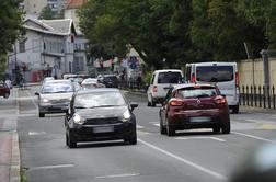 Slovenci in avto: novi podatki, kako odvisni smo od njih