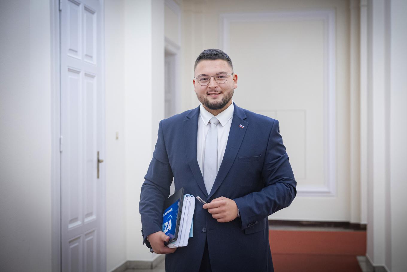 Kalejdoskop političnih odločitev in odmevov