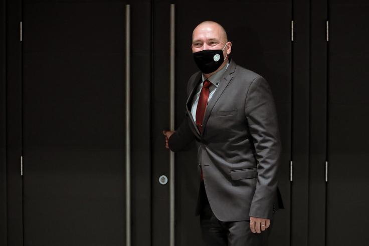 Erjavec je danes spomnil, da minister za kmetijstvo Jože Podgoršek te funkcije ne more več opravljati kot član DeSUS.  | Foto: STA ,