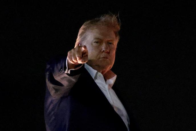 Trump napovedal: Močno jih bomo udarili #vŽivo