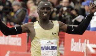 Wanjiru zmagal z rekordom proge