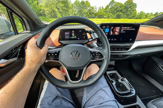 Volkswagen ID.5 | ID.5 je prvi avtomobil znotraj družine ID, ki ima prikaz napolnjenosti baterije v odstotkih. | Foto Gašper Pirman