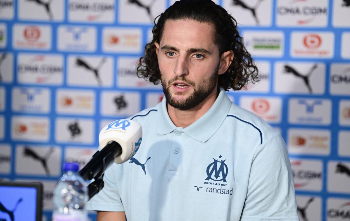 Adrien Rabiot | Rabiot je bil v pogovoru za časnik Figaro kritičen do odločitve vodstva tekmovanja, ki je dovolilo izvedbo tekme med Milanom in Comom februarja prihodnje leto v avstralskem Perthu. | Foto Guliverimage