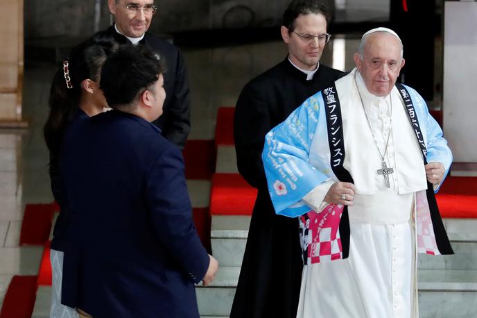 Papež na Japonskem | Papež Frančišek je potres, cunami in jedrsko nesrečo v Fukušimi leta 2011 označil za trojno katastrofo. | Foto Reuters