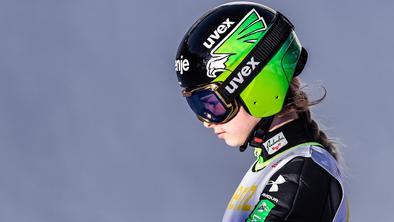 Hölzlova po sijajnem drugem skoku na vrh, Križnarjeva deveta
