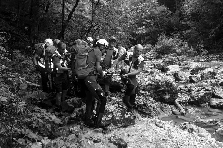 Žganjar je v skoraj štiridesetih letih v GRS Ljubljana sodeloval na številnih akcijah, njegov angel varuh pa je ob alpinističnih in drugih podvigih, ki so se nemalokrat končali z resnimi poškodbami, pogosto delal nadure. | Foto: osebni arhiv Tomaž Žganjar