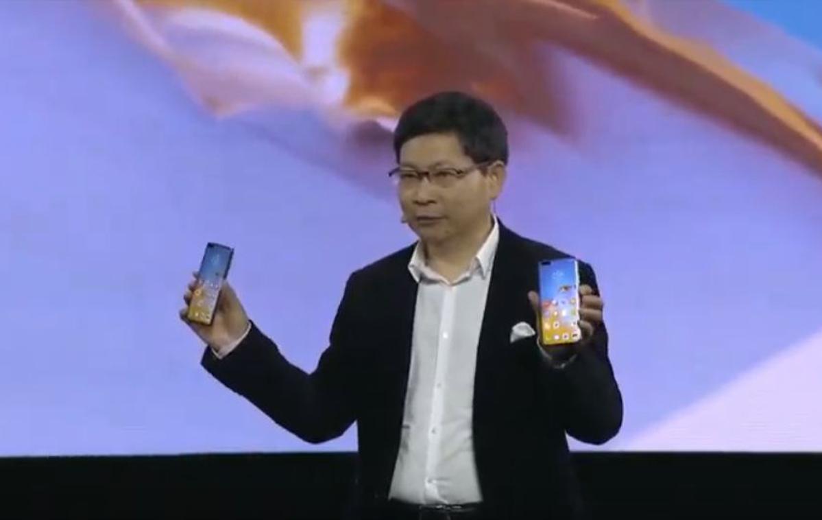 Huawei P40, predstavitev | Prvi mož Huaweieve enote za potrošniške naprave Richard Yu s telefonoma Huawei P40 in Huawei P40 Pro | Foto Srdjan Cvjetović