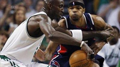 Boston v polfinale, Los Angeles že do zmage