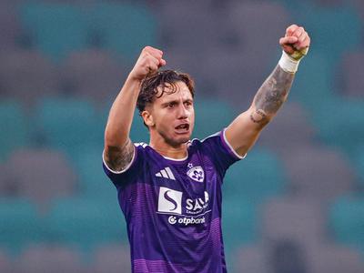 Večni derbi: malo strelov, remi, pirotehnika in krajši prekinitvi
