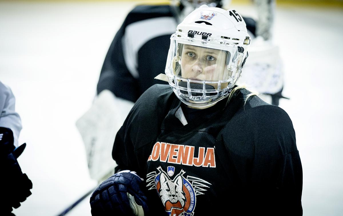 Pia Pren | Pia Pren bo spet igrala v elitni švedski ženski hokejski ligi. | Foto Ana Kovač