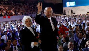 Erdogan: Turčija se ne bo zlomila pod grožnjami
