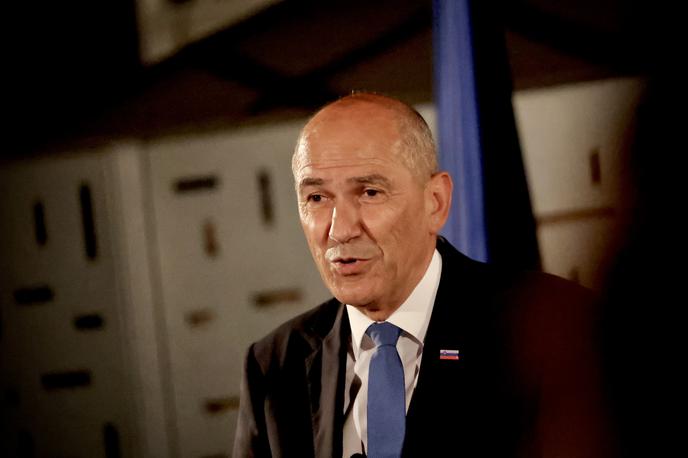 Janez Janša | Glede same sredine proslave je Janez Janša dejal, da je bilo to "največ, kar se je dalo narediti" v tem času. Kritičen pa je bil do postavljenih ograj. "Tisti, ki je včeraj postavil te ograje, je naredil veliko napako in mislim, da se to nikoli več ne sme ponoviti," je dejal. | Foto Ana Kovač