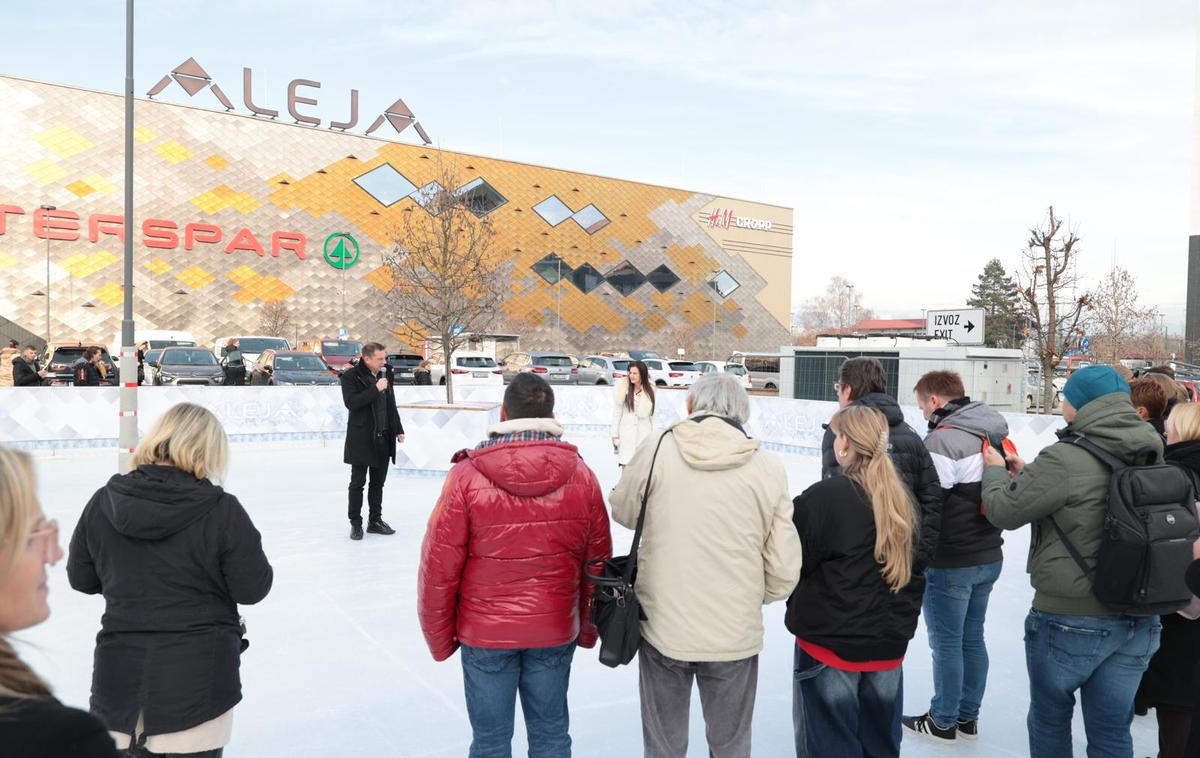 Aleja drsališče | Na parkirišču pred ALEJO se je odprlo edino drsališče na prostem v Ljubljani. | Foto Aleja