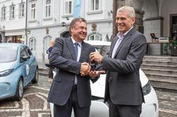 Zakaj bo ekipa Zorana Jankovića dve leti vozila električna renaulta?