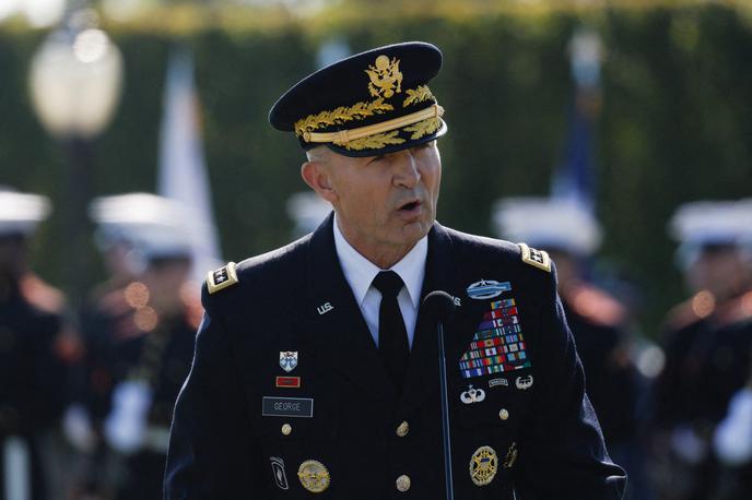 Randy George, načelnik generalštaba ameriške vojske | Televizija CBS je pred tem ob sklicevanju na neimenovanega uradnika poročala, da je Hegseth Georgea pozval k takojšnjemu odhodu oziroma upokojitvi, saj naj bi si na njegovem mestu želel nekoga, ki bi uresničeval njegovo in Trumpovo vizijo vojske. | Foto Reuters