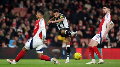 Newcastle spravil v slabo voljo Arsenal, Tottenham pa Liverpool