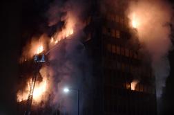 Vjesnikov nebotičnik v plamenih: gori že več ur, stekla pokajo od vročine #foto #video