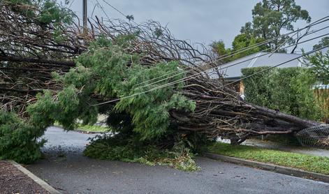 To so naravne nesreče, ki pretijo domovom po Sloveniji