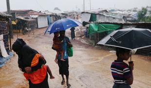 Poplave v Mjanmaru zahtevale več življenj #foto