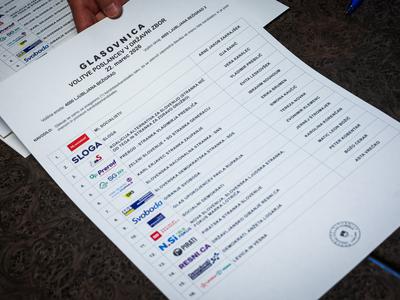 Bodo za končni izid volitev odločilni glasovi po pošti?