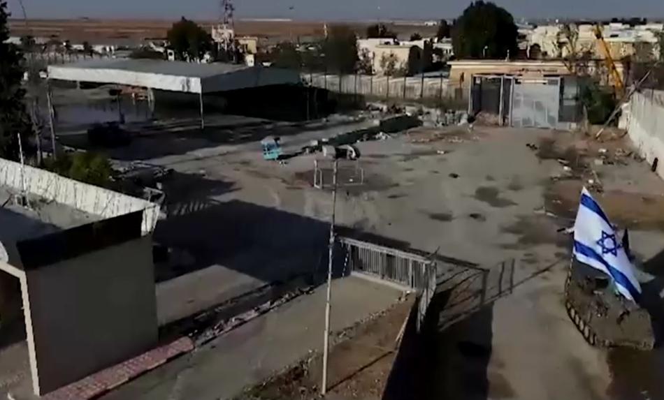 Izraelska vojska ima nadzor nad mejnim prehodom Rafa, humanitarna pomoč ustavljena #video