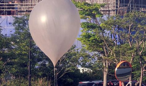 Pjongjang balone s smetmi znova poslal proti Južni Koreji #video