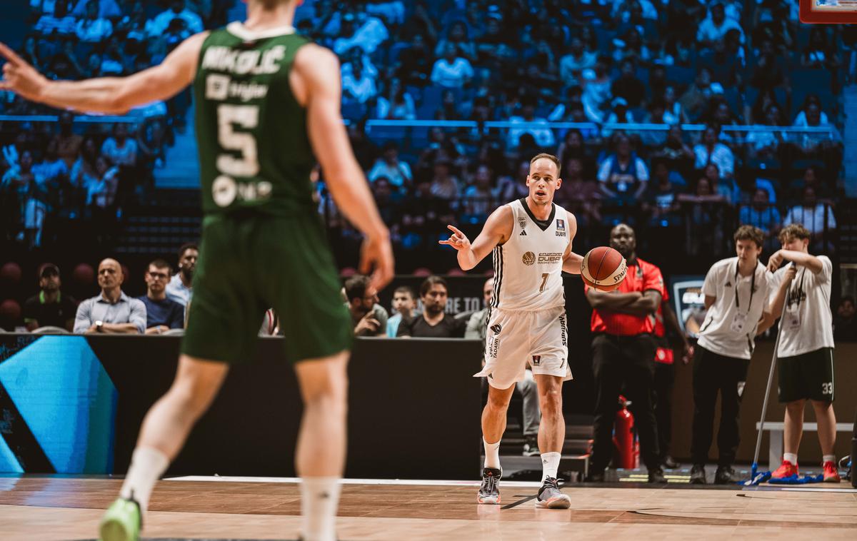 Dubaj Cedevita Olimpija | Cedevita Olimpija si je skušala priigrati vstopnico za polfinale, a ji ni uspelo. Pri Dubaju je znova odigral pomembno vlogo Klemen Prepelič. | Foto Dubai Basketball