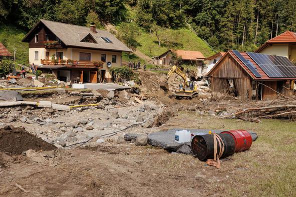 Oškodovanci v poplavah prejemajo pozive, na katere se morajo odzvati