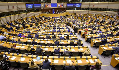 Socialisti in demokrati v Evropskem parlamentu izgubili še dva poslanca