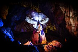 Žive jaslice v Postojnski jami