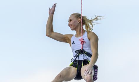 Janja Garnbret se v lov na medaljo podaja kot najboljša v polfinalu! Mia Krampl 17.