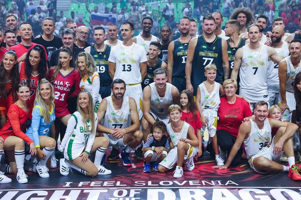 Kakšen spektakel! V Stožicah so tekle solze, Goran Dragić zaigral tudi s sinom in pomahal v slovo!