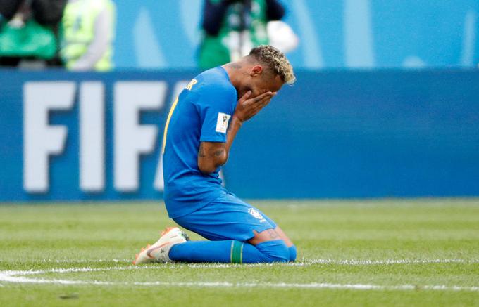 Neymar je po zmagi, ki si jo je selecao zagotovil šele v sodnikovem dodatku, od sreče bridko zajokal. Le predstavljamo si lahko, kako bo po tekmi s Srbijo. Jokal bo v vsakem primeru. | Foto: Reuters