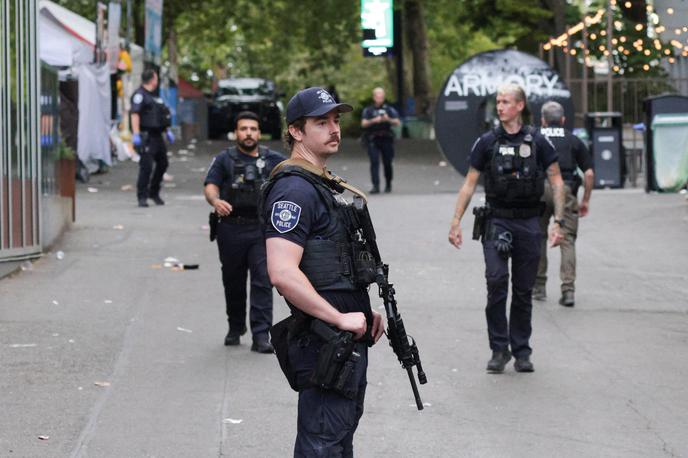 Seattle | Streli so ob 18. uri po lokalnem času odjeknili v znameniti zgradbi Seattle Center. | Foto Reuters