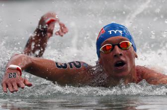 Francoskim daljinskim plavalcem premiera v štafeti