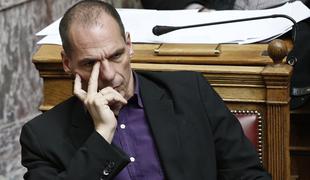 Grčija: Varufakis bi si raje odrezal roko, kot podpisal dogovor