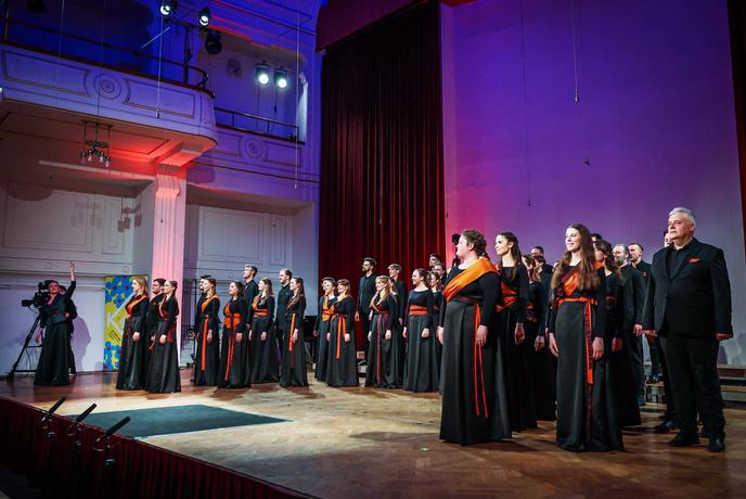 Na najbolj prestižnem zborovskem tekmovanju na svetu slavil slovenski zbor