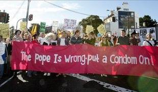Papež se je opravičil za spolne zlorabe duhovnikov