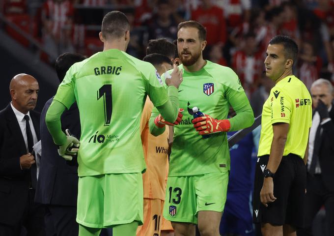 Ivo Grbić je na zadnji tekmi zamenjal poškodovanega Jana Oblaka. | Foto: Reuters