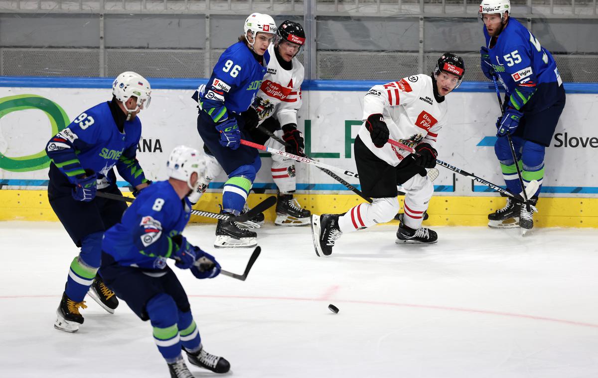 Hokej: Slovenija - Avstrija, pripravljalna tekma | Slovenci so na prvi pripravljalni tekmi za SP pv Hali Tivoli premagali Avstrijo. | Foto www.alesfevzer.com