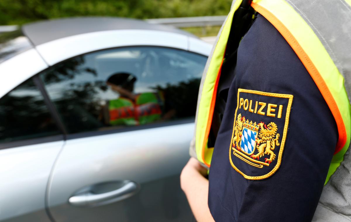 nemška policija | Koliko časa sta bila otroka ujeta v vozilu, še ni znano. | Foto Reuters
