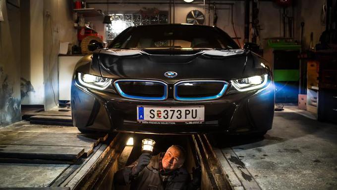 Leta 2015 smo BMW i8 zapeljali v staro (opuščeno) ljubljansko mehanično delavnico. | Foto: Klemen Korenjak