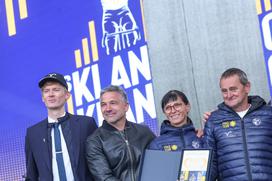 S klanca v klanc