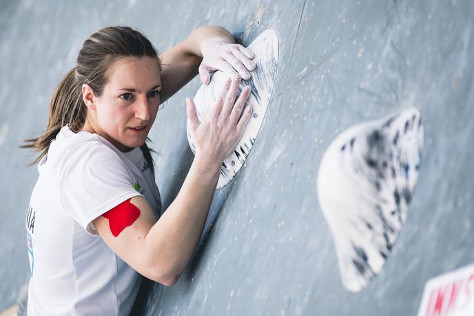 športno plezanje, balvani, Innsbruck, Katja Debevec | Katja Debevec je zadnjo balvansko tekmo sezone končala na 12. mestu. | Foto Grega Valančič