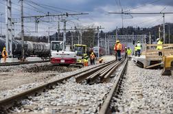 V nedeljo v Ljubljani vlaki že po novih tirnicah