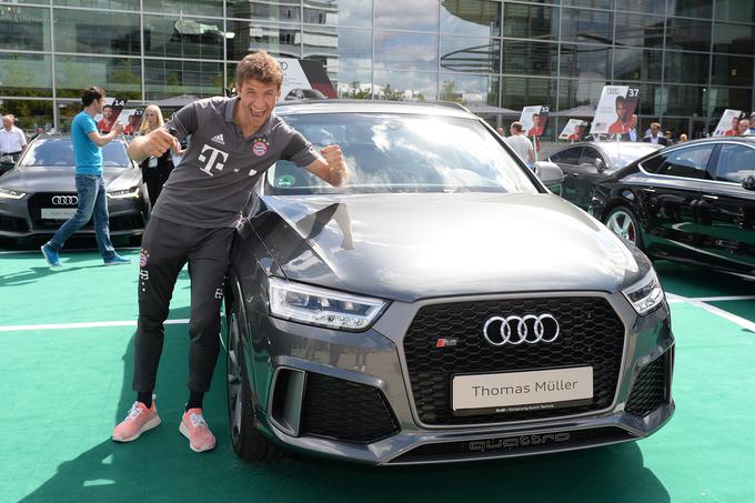 Thomas Müller ob svojem novem audiju. | Foto: Audi