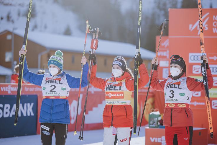 "Gyda je nekako razred zase, čeprav sem bila danes na skakalnici že zelo blizu nje," je povedala Volavškova (levo). | Foto: Sportida