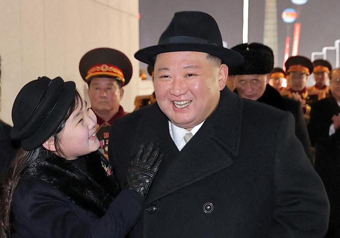 "Zaradi nepremišljenih potez sovražnikov, da bi napadli našo državo, je dejstvo, da lahko na Korejskem polotoku kadarkoli izbruhne vojna," je dejal Kim. | Foto: Reuters